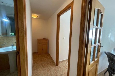 Apartment for sale in Torrevieja, Alicante, Spain 3 bedrooms, 80 sq.m. No. 183588 - photo 12