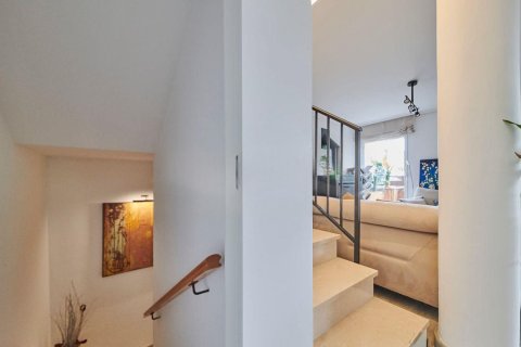 Duplex for sale in Alicante, Spain 3 bedrooms, 253 sq.m. No. 194754 - photo 6
