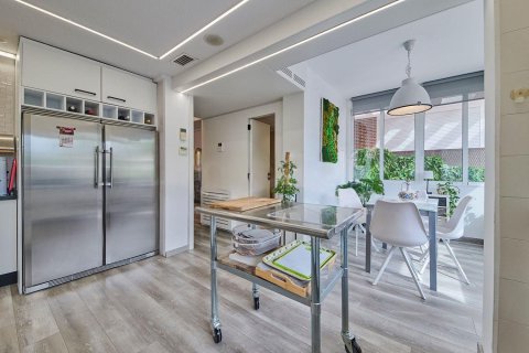 Duplex in Alicante, Spain 3 bedrooms, 253 sq.m. No. 194754
