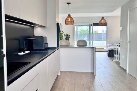 Dúplex en venta en Alicante, España 4 dormitorios, 166 m2 No. 194755 - foto 2