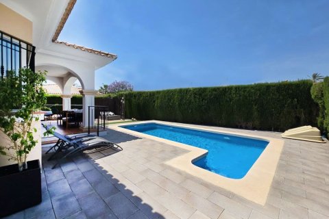 Villa till salu i Alicante, Spanien 4 sovrum, 140 kvm. Nr. 194756 - foto 2