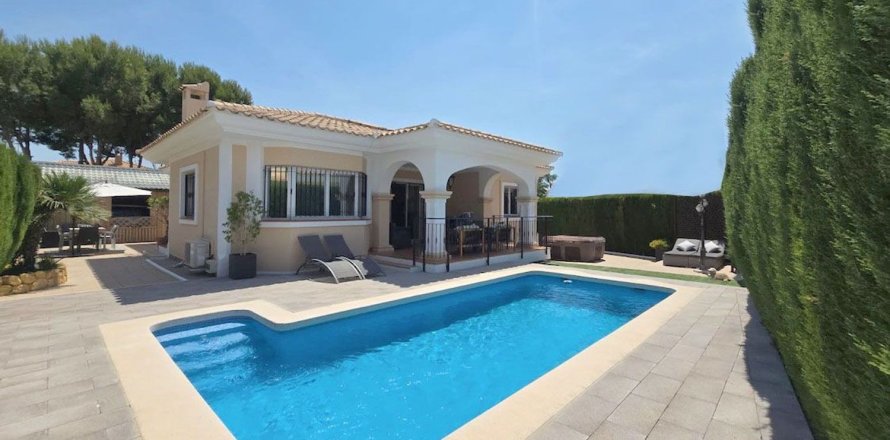 Villa i Alicante, Spanien 4 sovrum, 140 kvm. Nr. 194756