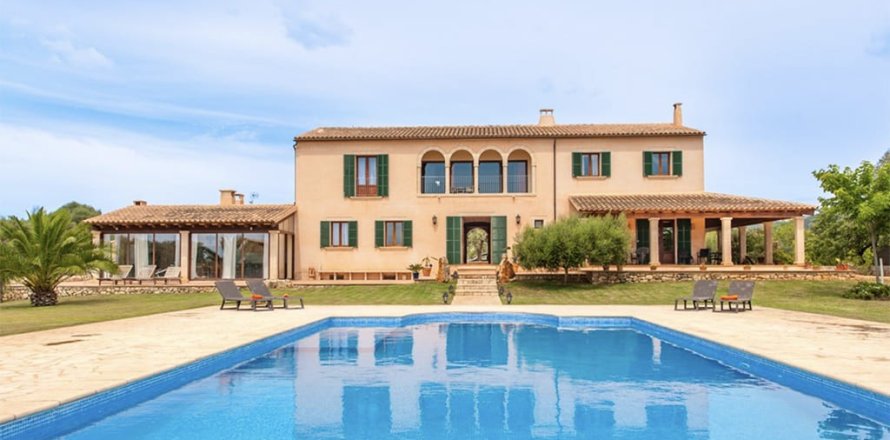 Villa in Mallorca, Spain 6 bedrooms, 700 sq.m. No. 148030