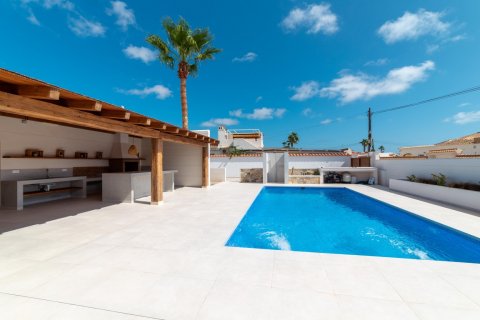 Villa for sale Torrevieja, Alicante, Spain 4 bedrooms, 190 sq.m. No. 115462 - photo 19