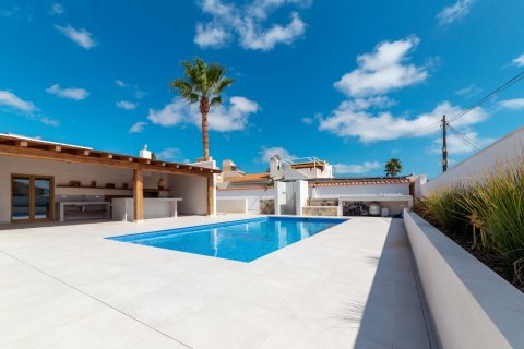 Villa for sale Torrevieja, Alicante, Spain 4 bedrooms, 190 sq.m. No. 115462 - photo 17
