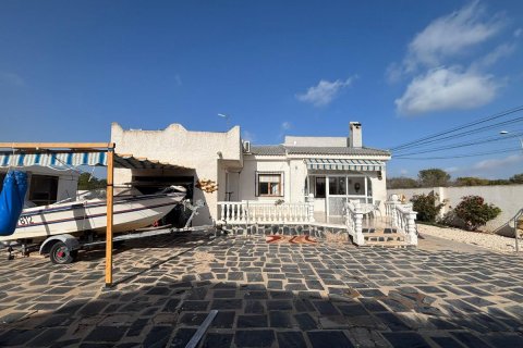 Villa for sale in Torrevieja, Alicante, Spain 2 bedrooms, 75 sq.m. No. 149147 - photo 17