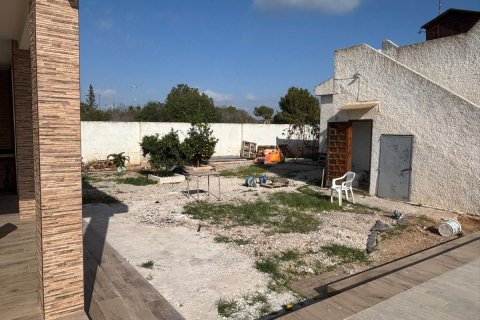 Villa for sale in Torrevieja, Alicante, Spain 2 bedrooms, 75 sq.m. No. 149147 - photo 16