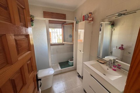 Villa for sale in Torrevieja, Alicante, Spain 2 bedrooms, 75 sq.m. No. 149147 - photo 4