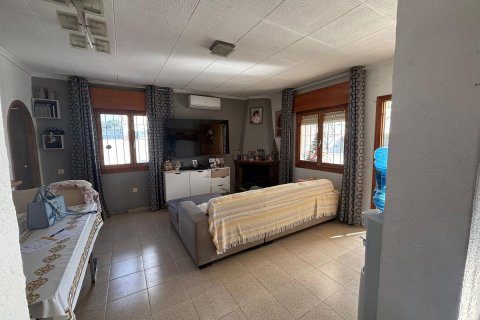 Villa for sale in Torrevieja, Alicante, Spain 2 bedrooms, 75 sq.m. No. 149147 - photo 3