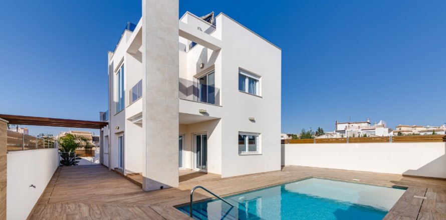 Villa à Torrevieja, Alicante, Espagne 3 chambres, 238 m2 No. 145685