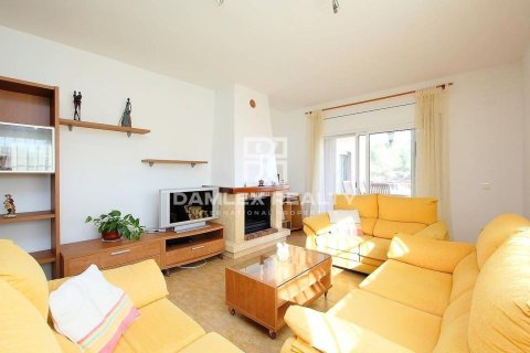 Hus till salu i Lloret de Mar, Girona, Spanien 4 sovrum, 154 kvm. Nr. 177271 - foto 3