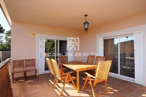 Hus till salu i Lloret de Mar, Girona, Spanien 4 sovrum, 154 kvm. Nr. 177271 - foto 2
