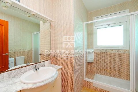 Hus till salu i Lloret de Mar, Girona, Spanien 4 sovrum, 154 kvm. Nr. 177271 - foto 11