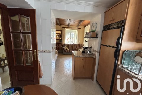House for sale in Leon, Spain 4 bedrooms, 169 sq.m. No. 185834 - photo 9