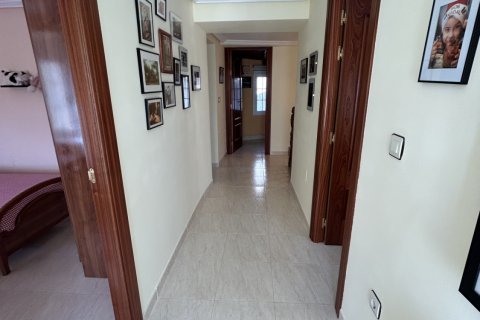 House for sale in Leon, Spain 4 bedrooms, 169 sq.m. No. 185834 - photo 29