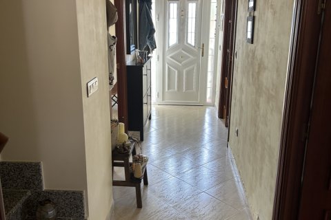 House for sale in Leon, Spain 4 bedrooms, 169 sq.m. No. 185834 - photo 14