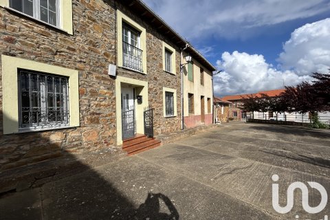 House for sale in Leon, Spain 4 bedrooms, 169 sq.m. No. 185834 - photo 2
