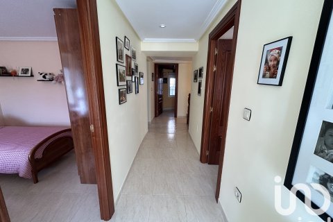 House for sale in Leon, Spain 4 bedrooms, 169 sq.m. No. 185834 - photo 28