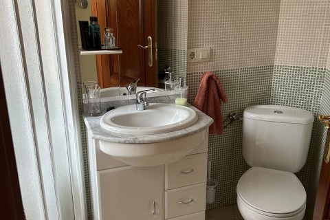 House for sale in Leon, Spain 4 bedrooms, 169 sq.m. No. 185834 - photo 20
