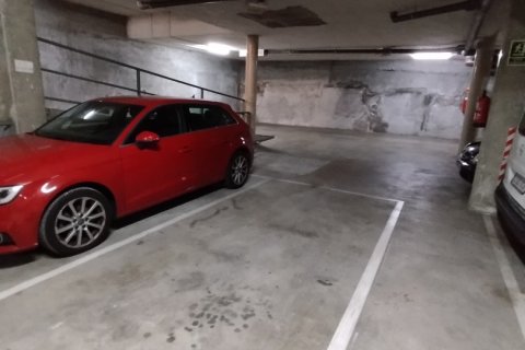 Pysäköinti myytävänä Girona, Espanja , 8 m2 No. 185835 - kuva 8