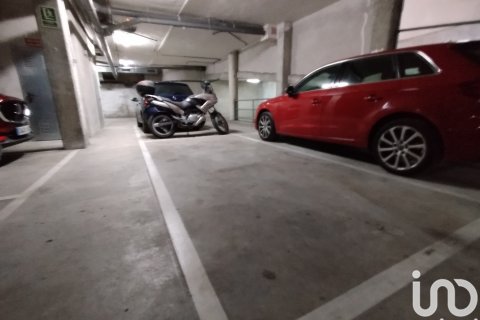 Pysäköinti myytävänä Girona, Espanja , 8 m2 No. 185835 - kuva 4