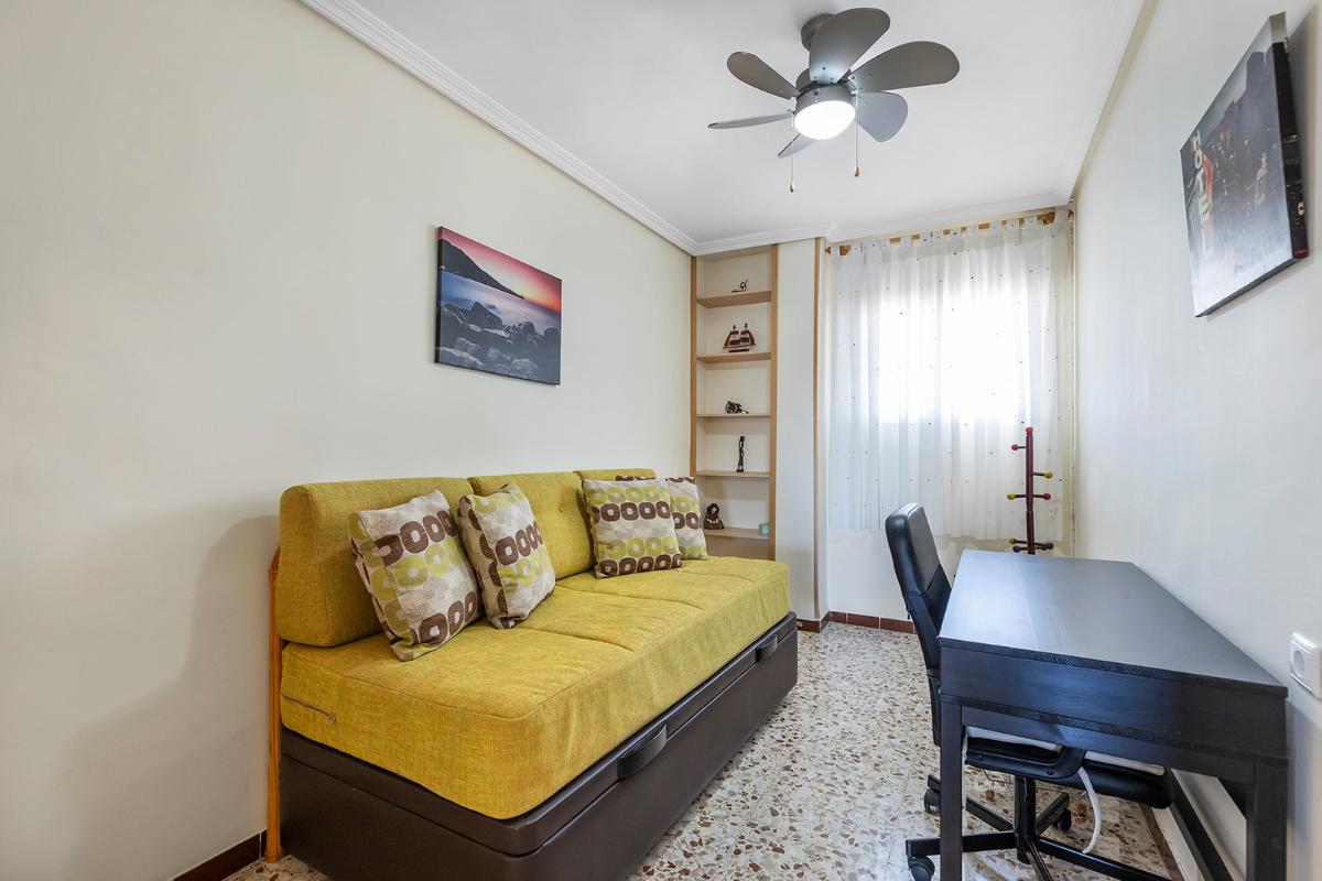 Apartamento en Torrevieja, Alicante, España 3 dormitorios, 110 m2 No. 148945