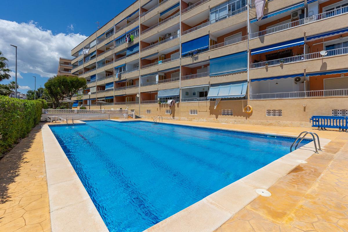 Apartamento en Torrevieja, Alicante, España 3 dormitorios, 110 m2 No. 148945