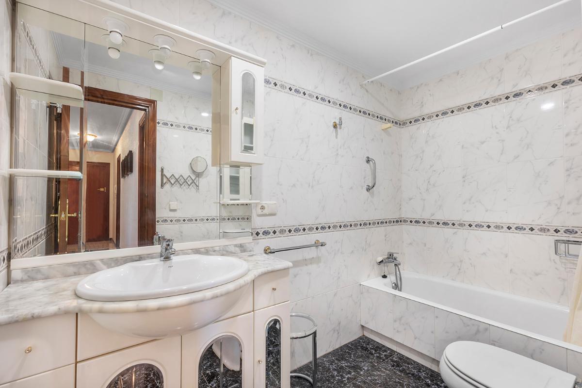 Apartamento en Torrevieja, Alicante, España 3 dormitorios, 110 m2 No. 148945