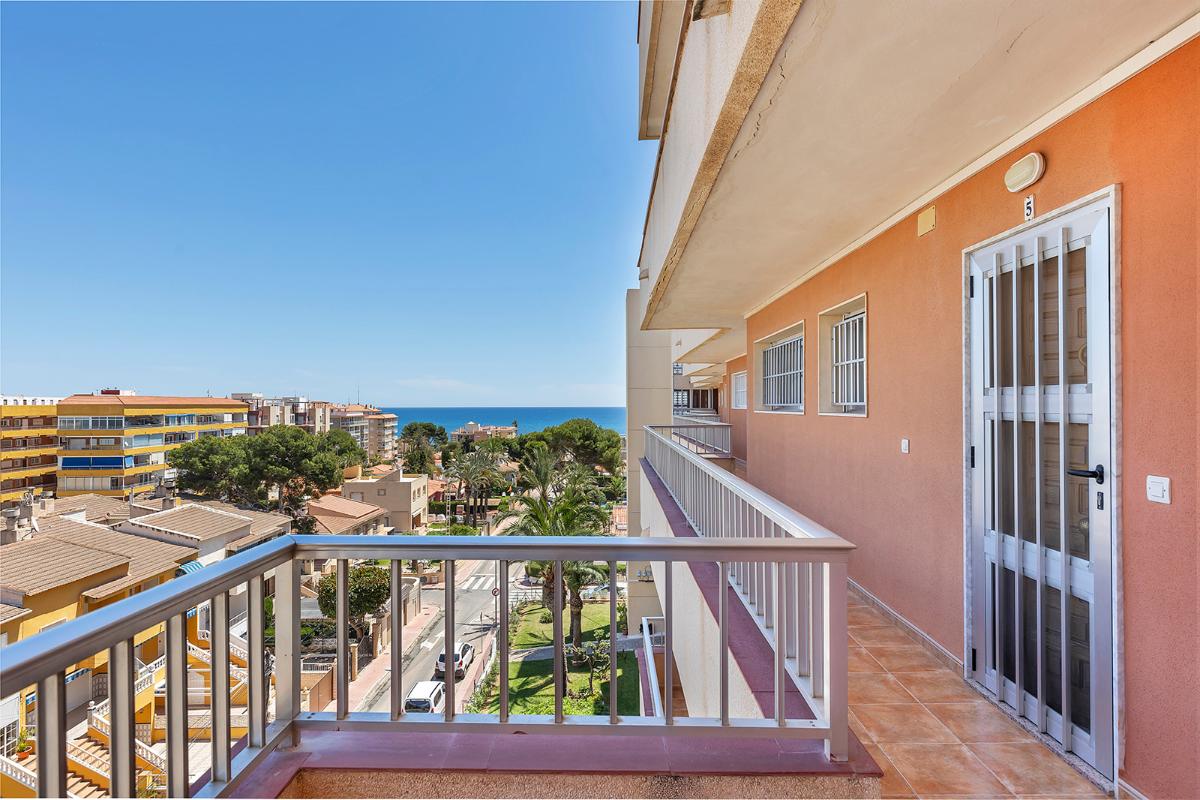 Apartamento en Torrevieja, Alicante, España 3 dormitorios, 110 m2 No. 148945
