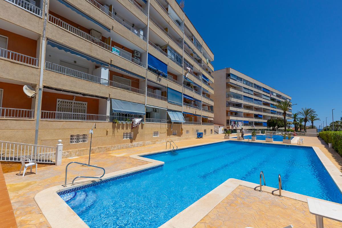 Apartamento en Torrevieja, Alicante, España 3 dormitorios, 110 m2 No. 148945