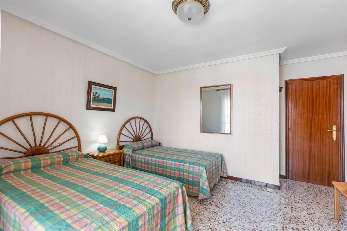 Apartamento en Torrevieja, Alicante, España 3 dormitorios, 110 m2 No. 148945
