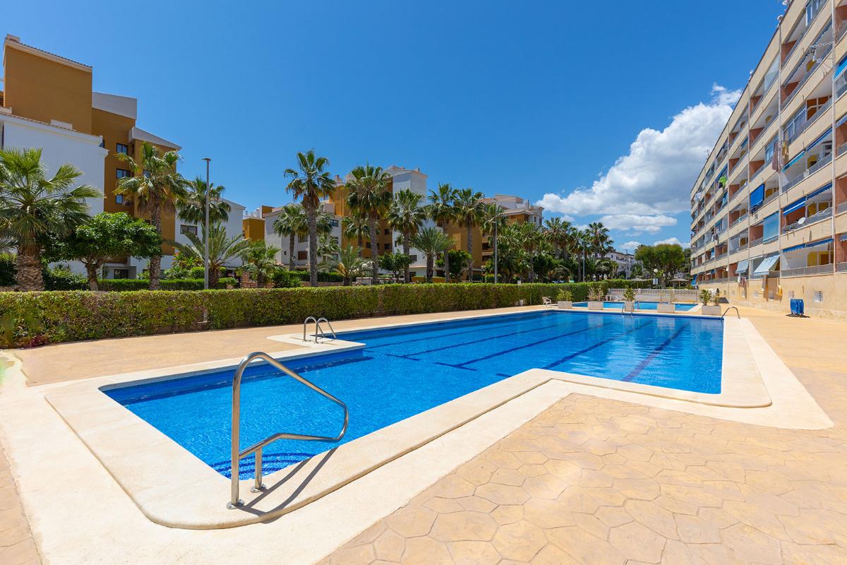 Apartamento en Torrevieja, Alicante, España 3 dormitorios, 110 m2 No. 148945