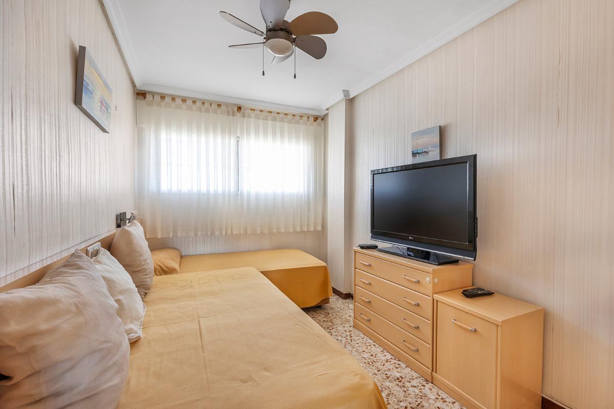 Apartamento en Torrevieja, Alicante, España 3 dormitorios, 110 m2 No. 148945