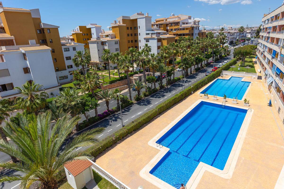 Apartamento en Torrevieja, Alicante, España 3 dormitorios, 110 m2 No. 148945