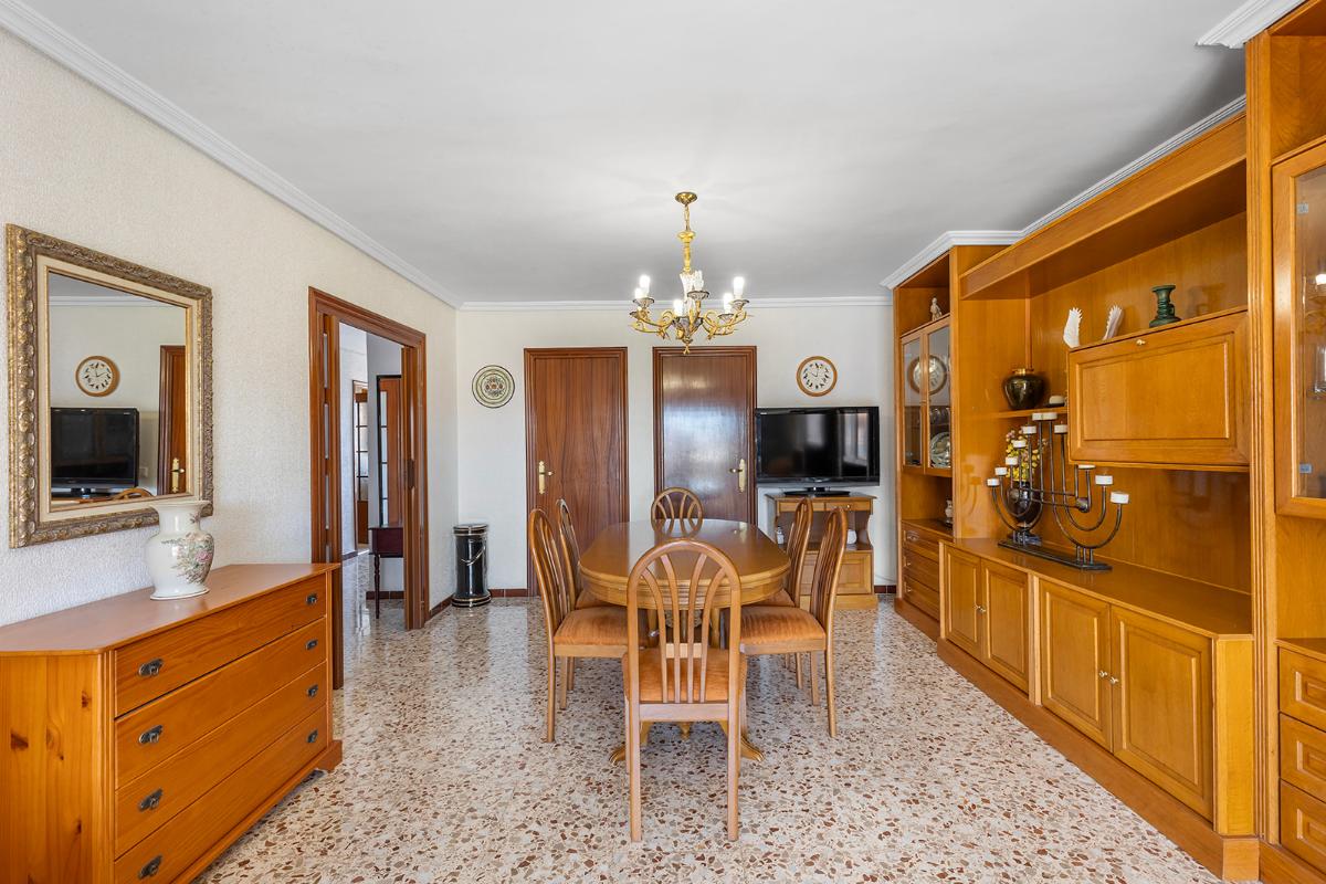 Apartamento en Torrevieja, Alicante, España 3 dormitorios, 110 m2 No. 148945