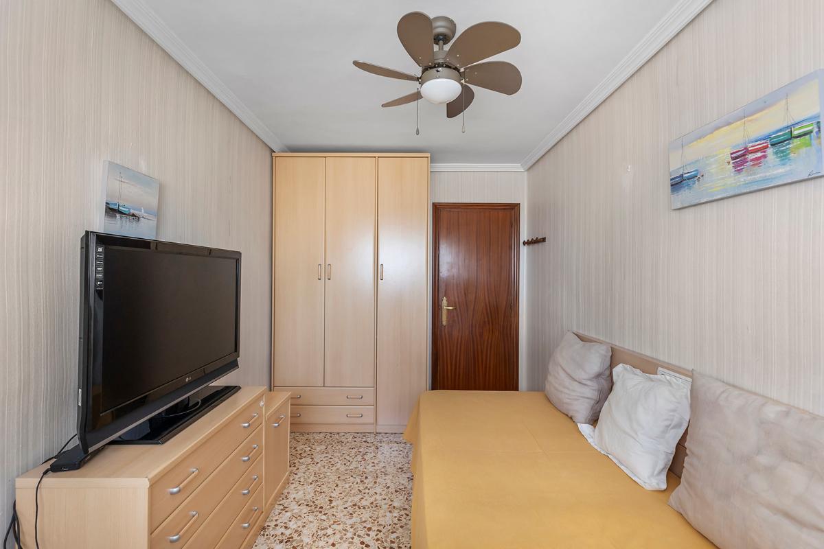 Apartamento en Torrevieja, Alicante, España 3 dormitorios, 110 m2 No. 148945