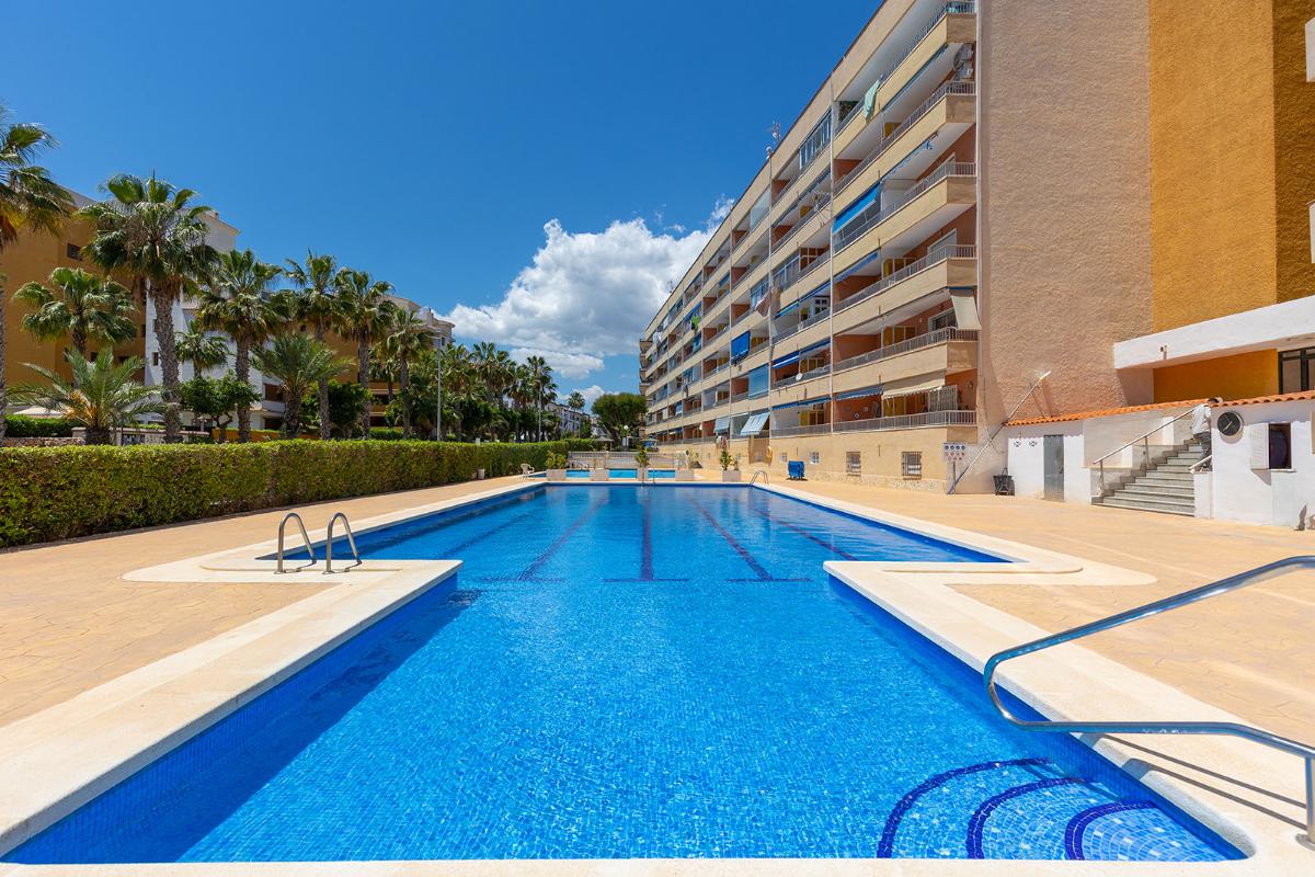 Apartamento en Torrevieja, Alicante, España 3 dormitorios, 110 m2 No. 148945