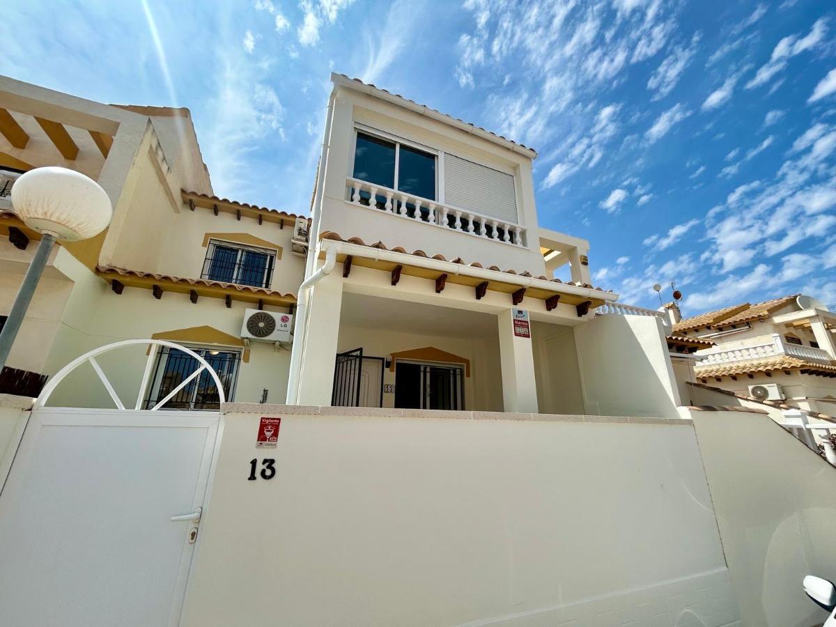 House in Orihuela, Alicante, Spain 3 bedrooms, 82 sq.m. No. 148943
