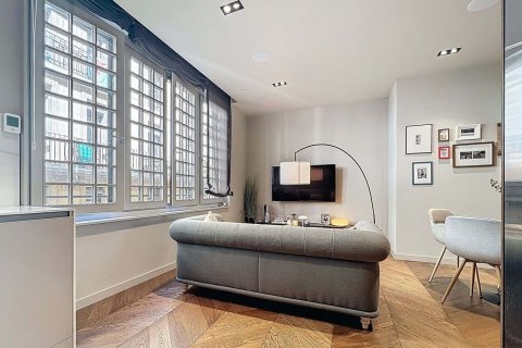 Apartamento en venta en Barcelona, España 2 dormitorios, 103 m2 No. 179334 - foto 9