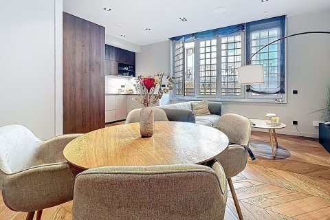 Apartamento en venta en Barcelona, España 2 dormitorios, 103 m2 No. 179334 - foto 4