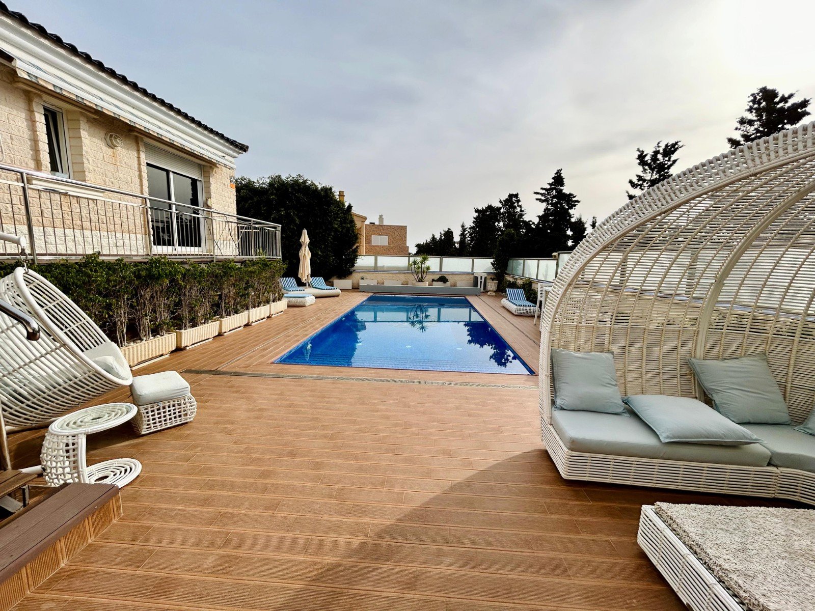 Villa a Torrevieja, Alicante, Spagna 5 camere da letto, 469 mq. N° 138958
