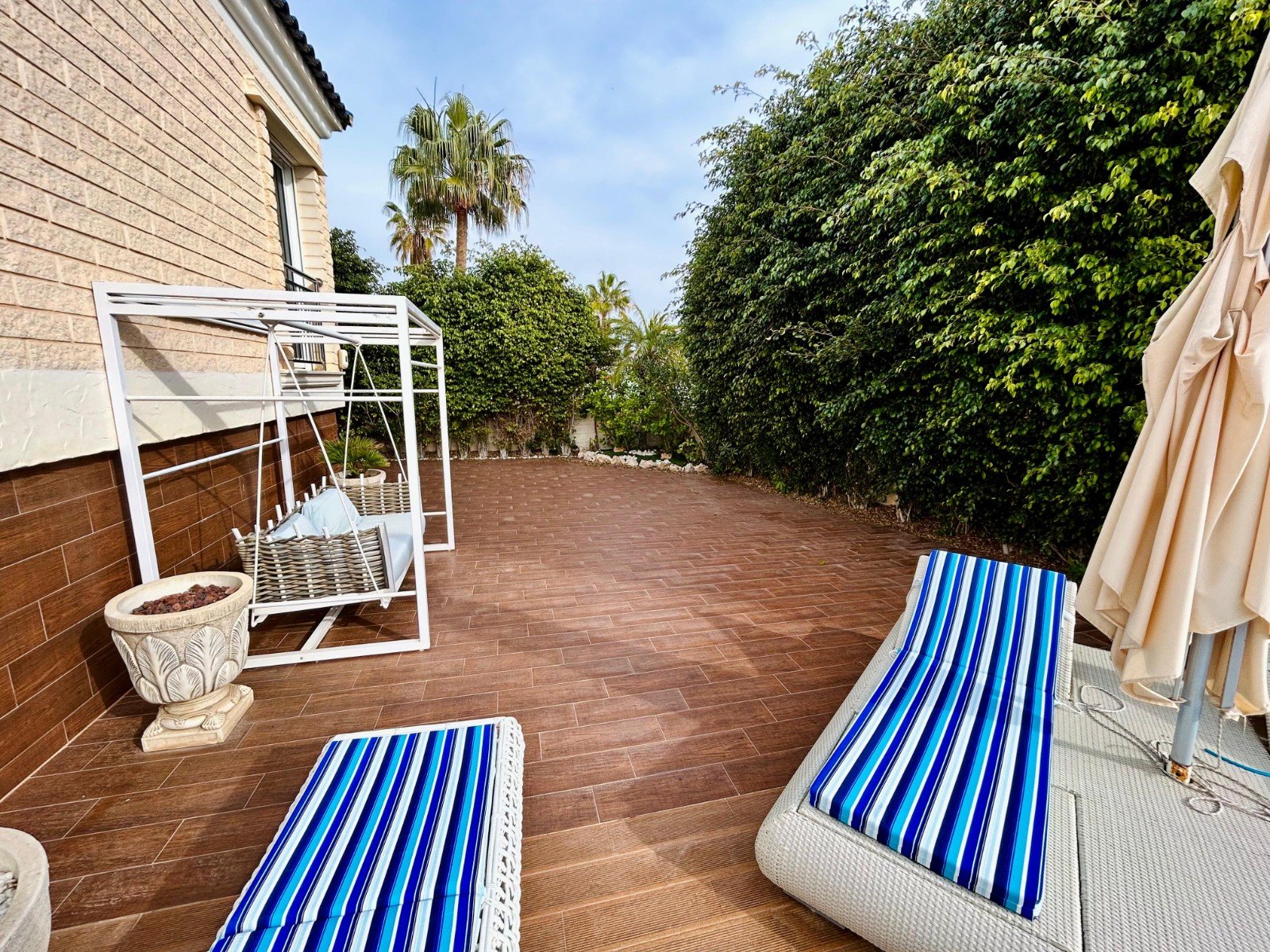 Villa a Torrevieja, Alicante, Spagna 5 camere da letto, 469 mq. N° 138958