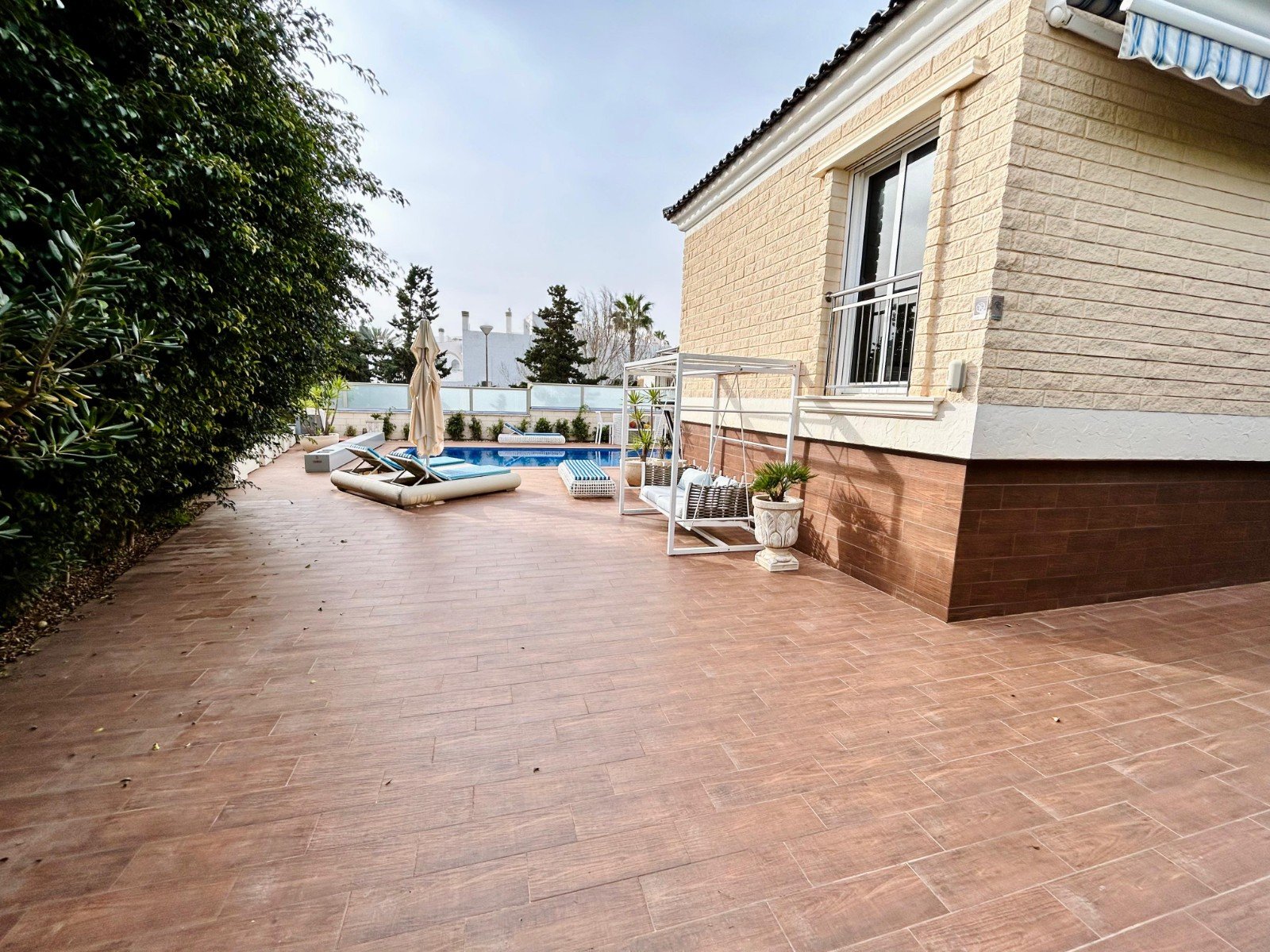 Villa a Torrevieja, Alicante, Spagna 5 camere da letto, 469 mq. N° 138958