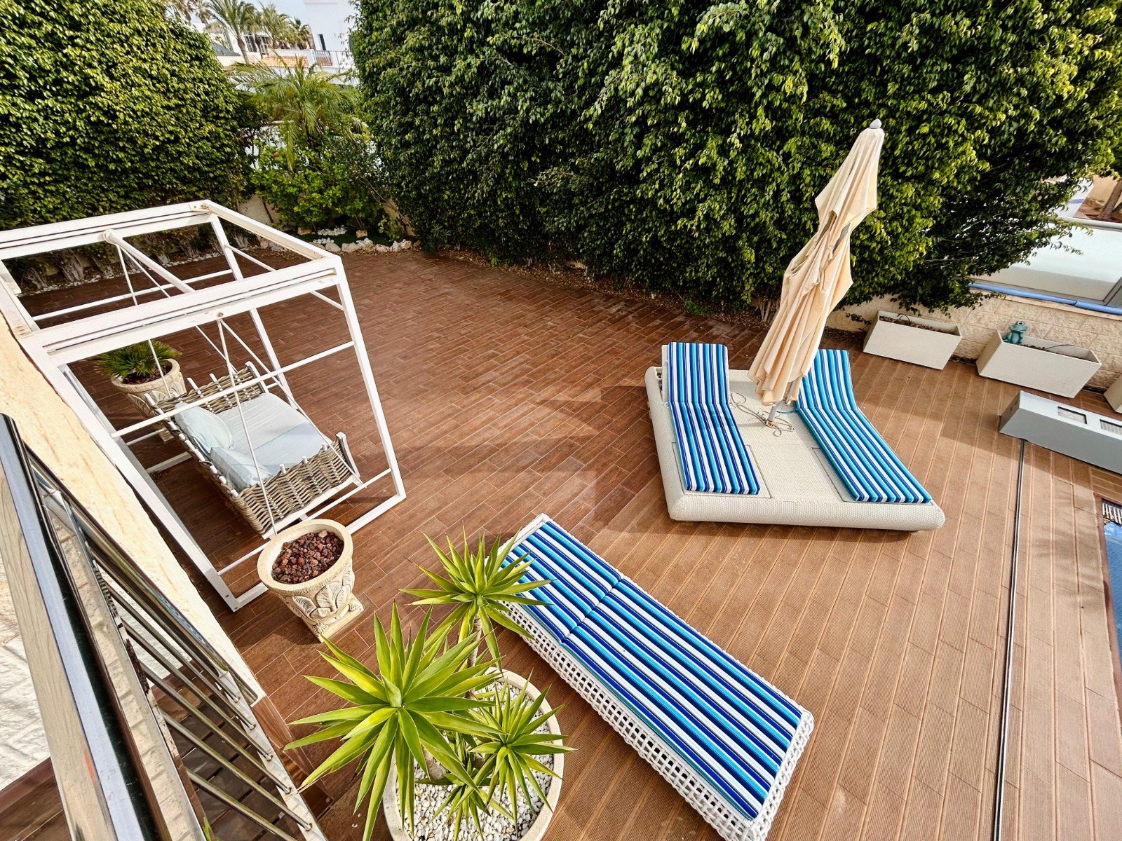Villa a Torrevieja, Alicante, Spagna 5 camere da letto, 469 mq. N° 138958