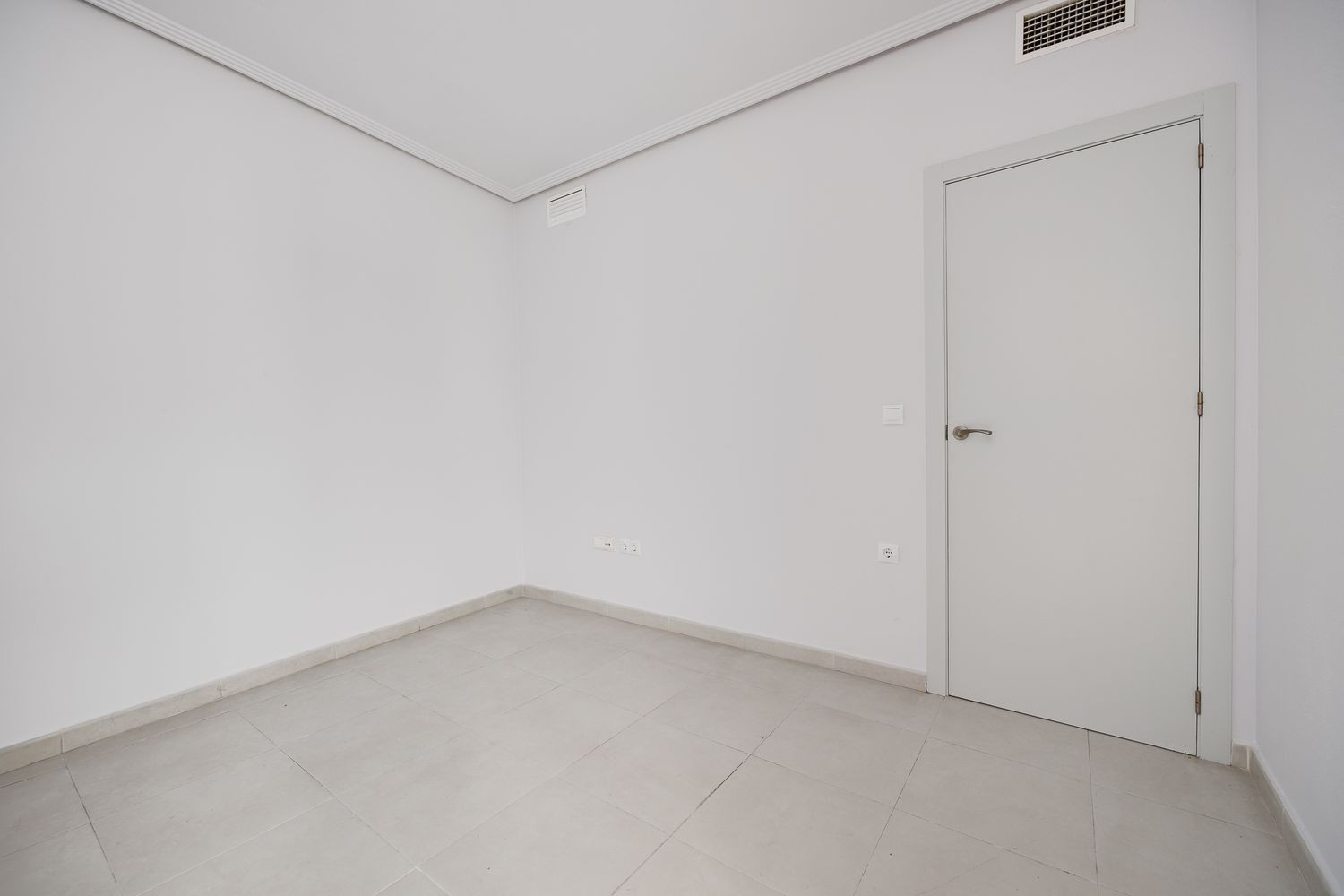 Lägenhet i Torrevieja, Alicante, Spanien 3 sovrum, 92 kvm. Nr. 183416
