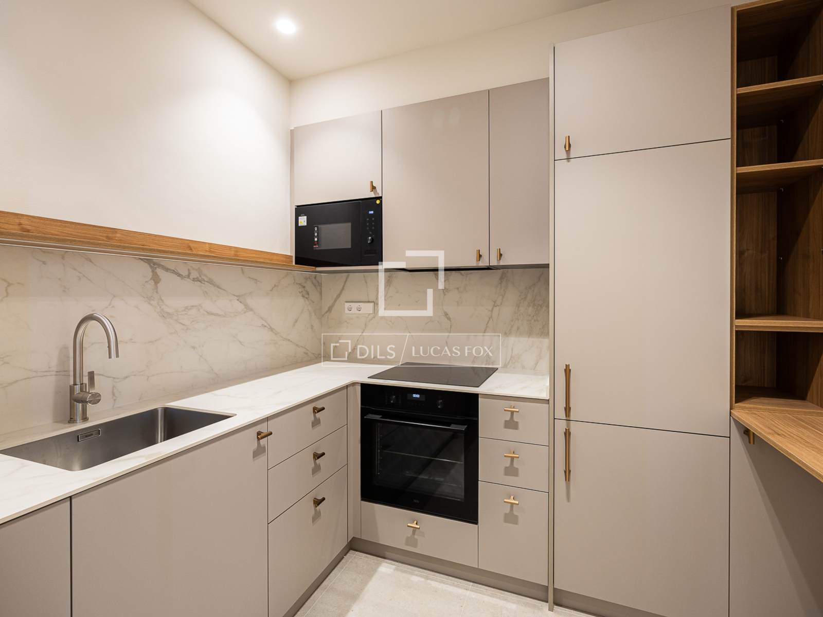 Apartment à Barcelona, Espagne 2 chambres, 88 m2 No. 166789