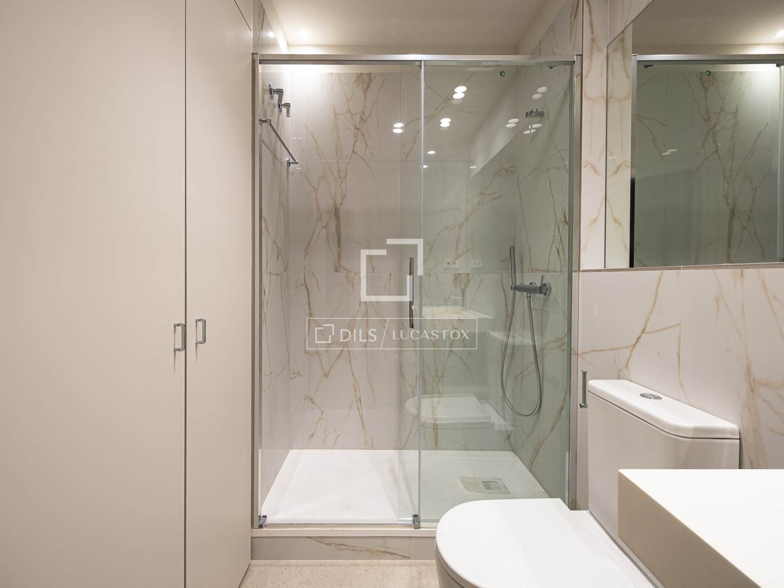 Apartment à Barcelona, Espagne 2 chambres, 88 m2 No. 166789