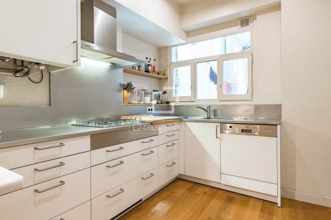 Huoneisto myytävänä Barcelona, Espanja, 4 makuuhuonetta, 170 m2 No. 166790 - kuva 19