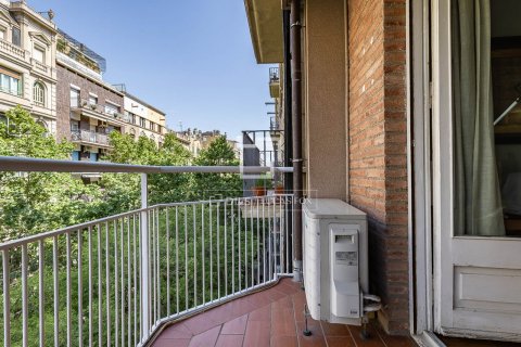 Huoneisto myytävänä Barcelona, Espanja, 4 makuuhuonetta, 170 m2 No. 166790 - kuva 13
