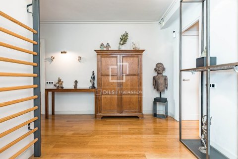 Huoneisto myytävänä Barcelona, Espanja, 4 makuuhuonetta, 170 m2 No. 166790 - kuva 26